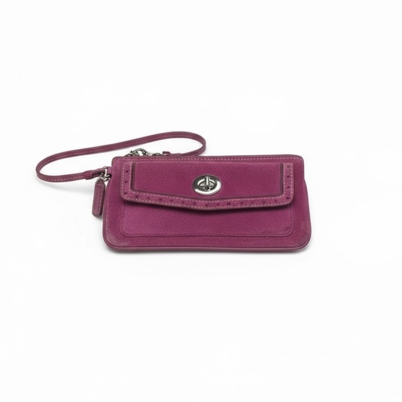 Vintage 90’s: Coach ❃ Suede Turnlock Wristlet Bag ❃ Magenta + Silver Hardware ❃ - Picture 15 of 16